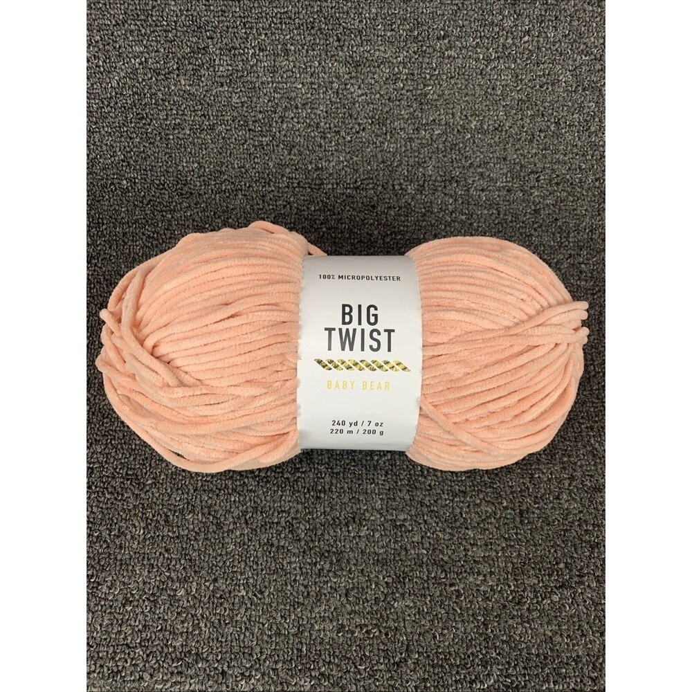 Big Twist BABY BEAR Yarn 100% Micropolyester Shrimp Color 7oz/ 240yds Bulky#5